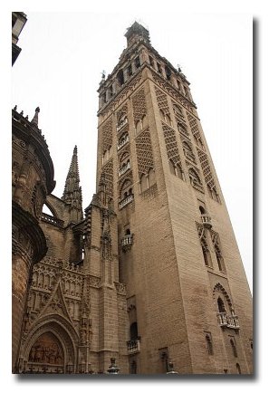 Башня Хиральда в Испании