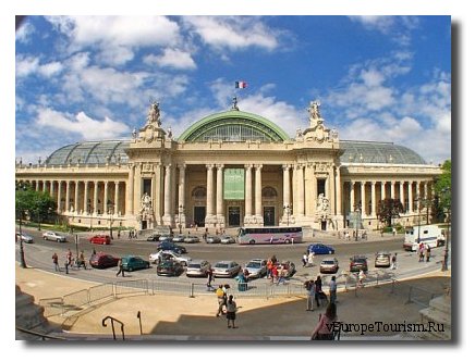 Большой дворец во Франции